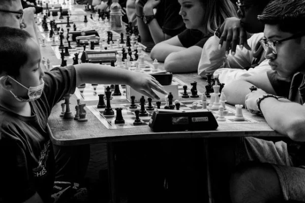 日本围棋名人战焦点之战 芝野虎丸挑战一力辽布局与中盘分析